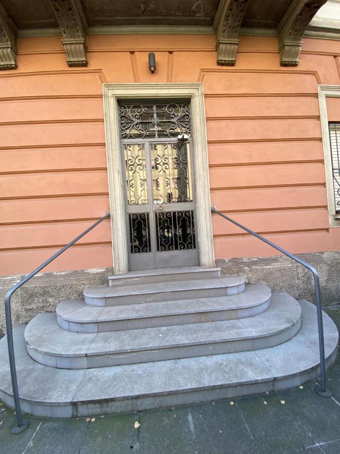Elegante Appartamento In Centro Бергамо Екстер'єр фото